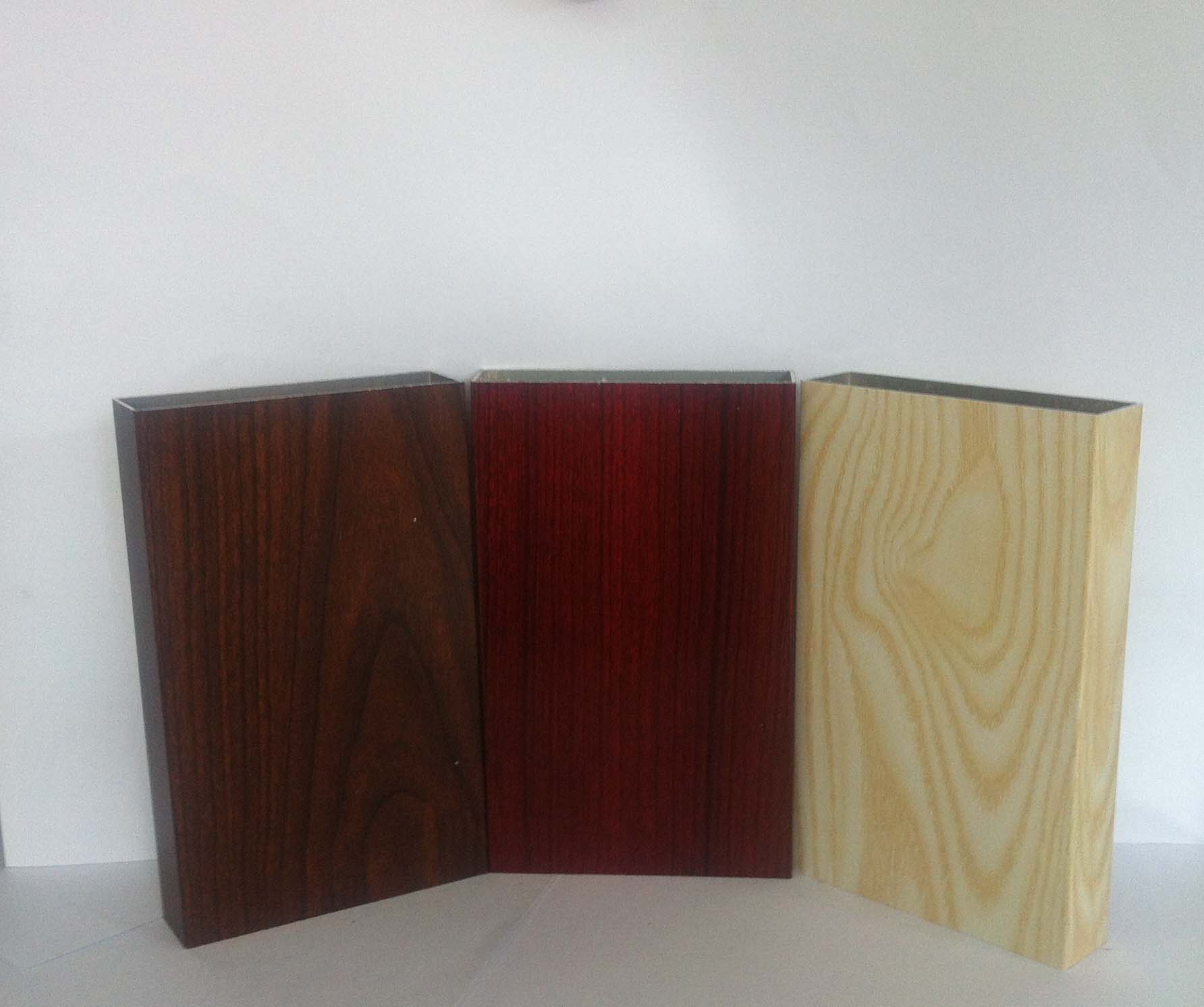 PE木紋電泳木紋產(chǎn)品得到客戶好評(píng)，顏色多樣，質(zhì)量保證，歡迎選購！