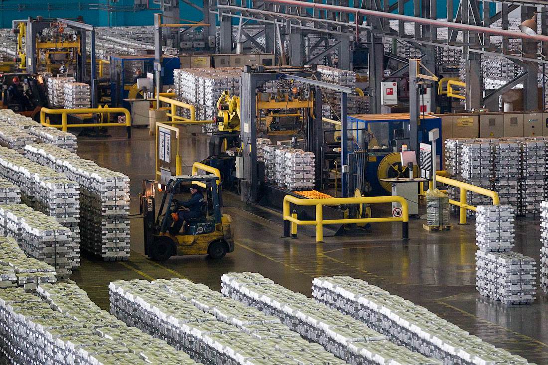 河南有色協(xié)會(huì)組織召開(kāi)河南鋁加工發(fā)展戰(zhàn)略高級(jí)研討會(huì)