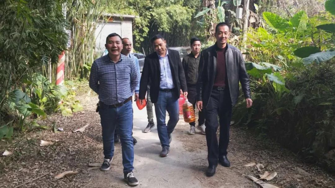 慰問(wèn)送暖職工心 傳遞寒冬南方情