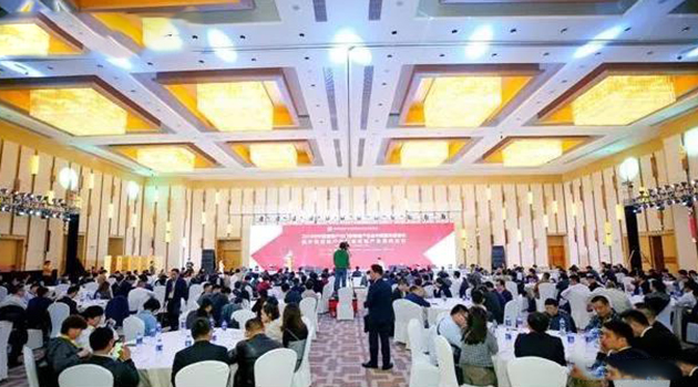 黃圻：2019 共同促進(jìn)房地產(chǎn)與門窗幕墻企業(yè)合作共贏